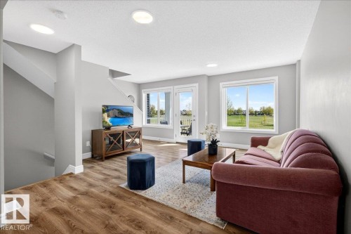 #63 16335 84 St Nw, Edmonton, AB - Indoor Photo Showing Living Room