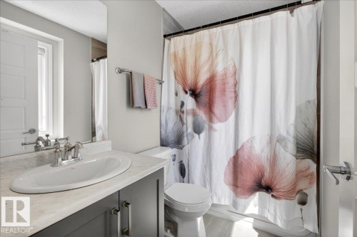 #63 16335 84 St Nw, Edmonton, AB - Indoor Photo Showing Bathroom