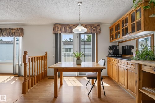 547 Evergreen Park Northwest, Edmonton, AB - Indoor Photo Showing Dining Room