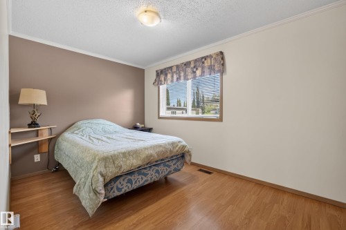 547 Evergreen Park Northwest, Edmonton, AB - Indoor Photo Showing Bedroom