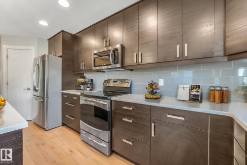 10433 70 Avenue Nw, Edmonton, AB - Indoor Photo Showing Kitchen With Upgraded Kitchen