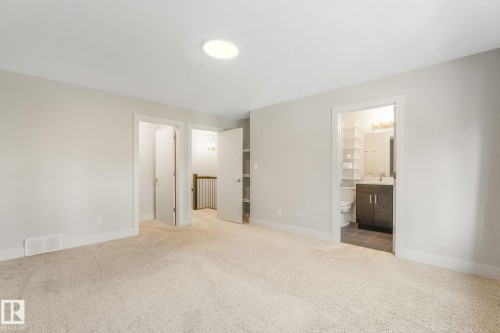 10433 70 Avenue Nw, Edmonton, AB - Indoor Photo Showing Other Room