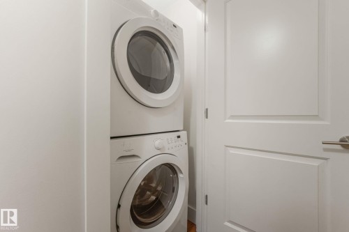 10433 70 Avenue Nw, Edmonton, AB - Indoor Photo Showing Laundry Room