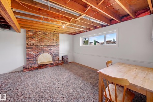 2911 83 Street Nw, Edmonton, AB - Indoor
