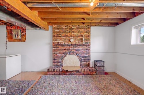 2911 83 Street Nw, Edmonton, AB - Indoor Photo Showing Other Room