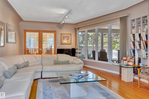 11807 91 Avenue Nw, Edmonton, AB - Indoor Photo Showing Living Room