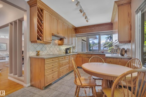 11807 91 Avenue Nw, Edmonton, AB - Indoor