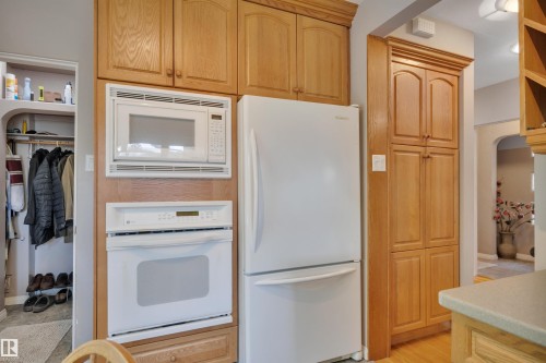 11807 91 Avenue Nw, Edmonton, AB - Indoor Photo Showing Kitchen