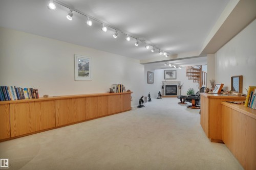 11807 91 Avenue Nw, Edmonton, AB - Indoor