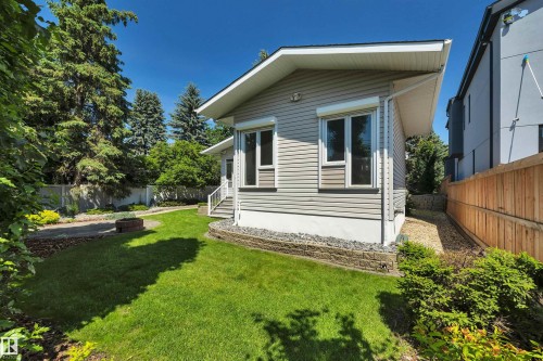 11807 91 Avenue Nw, Edmonton, AB - Outdoor