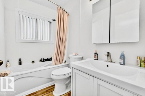 13523 65 Street, Edmonton, AB - Indoor Photo Showing Bathroom
