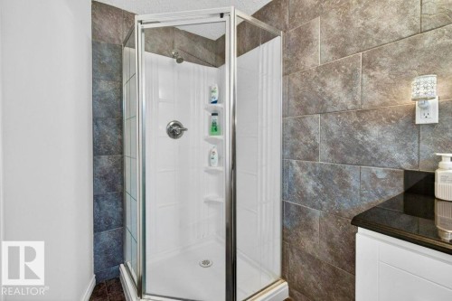 13523 65 Street, Edmonton, AB - Indoor Photo Showing Bathroom