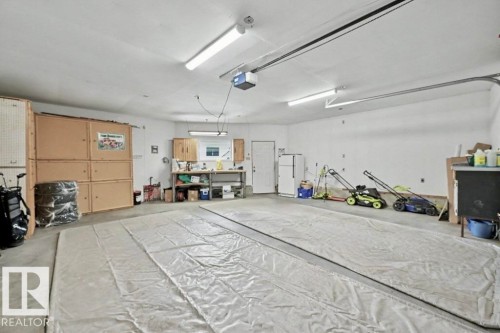 13523 65 Street, Edmonton, AB - Indoor Photo Showing Garage