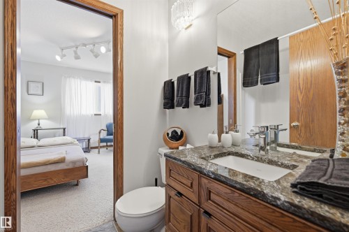 777 Butterworth Drive Nw, Edmonton, AB - Indoor Photo Showing Bathroom