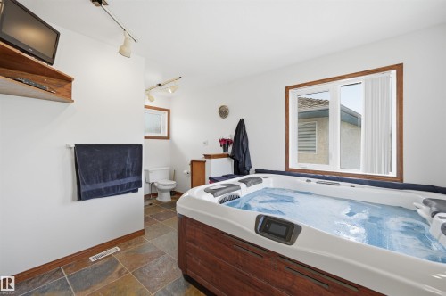 777 Butterworth Drive Nw, Edmonton, AB - Indoor Photo Showing Bedroom