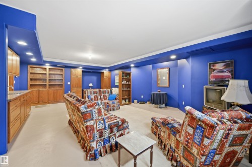 777 Butterworth Drive Nw, Edmonton, AB - Indoor
