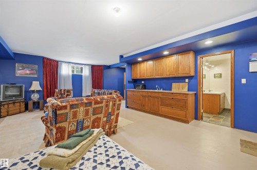 777 Butterworth Drive Nw, Edmonton, AB - Indoor