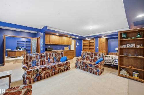 777 Butterworth Drive Nw, Edmonton, AB - Indoor Photo Showing Living Room