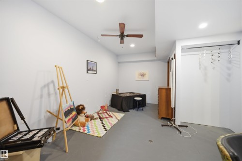 777 Butterworth Drive Nw, Edmonton, AB - Indoor