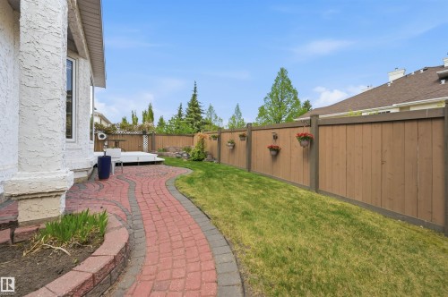 777 Butterworth Drive Nw, Edmonton, AB - Outdoor