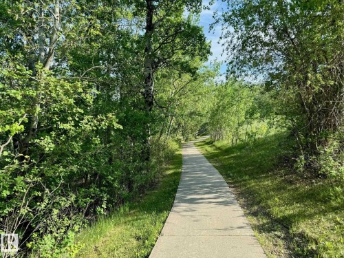 777 Butterworth Drive Nw, Edmonton, AB - Outdoor