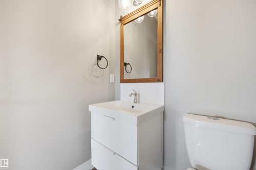 9 Southbridge Drive, Calmar, AB - Indoor Photo Showing Bathroom