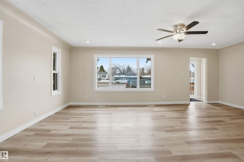 12235 St Albert Trail Nw, Edmonton, AB - Indoor Photo Showing Other Room
