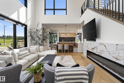 #42 5 Rondeau Dr, St. Albert, AB - Indoor Photo Showing Living Room
