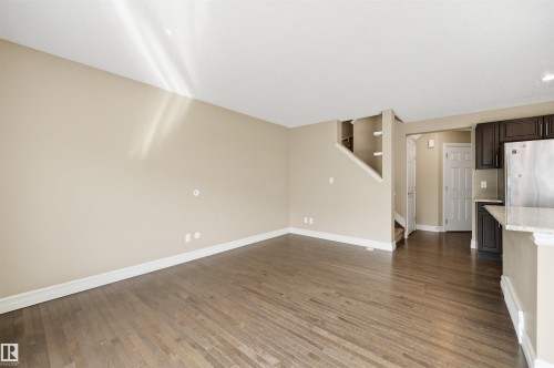 #11 5317 3 Av Sw, Edmonton, AB - Indoor Photo Showing Kitchen