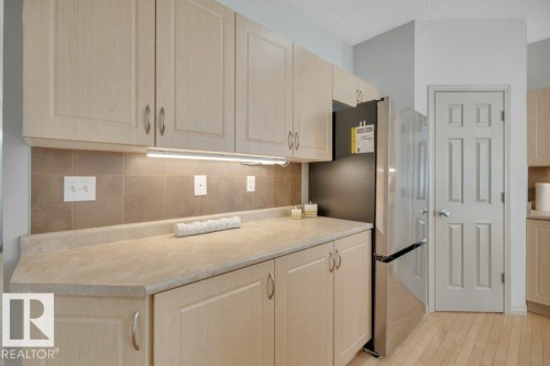 #41 1650 Towne Center Bv Nw, Edmonton, AB - Indoor Photo Showing Kitchen