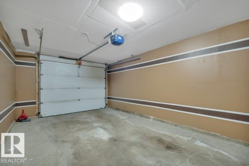 #41 1650 Towne Center Bv Nw, Edmonton, AB - Indoor Photo Showing Garage