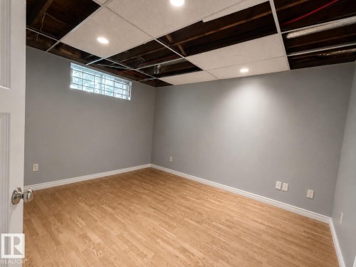 2914 48 Street Nw, Edmonton, AB - Indoor Photo Showing Other Room