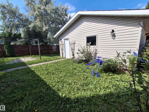 2914 48 Street Nw, Edmonton, AB - Outdoor