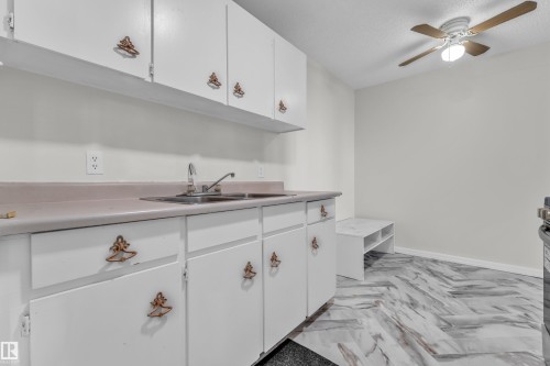 #105 10725 111St Nw, Edmonton, AB - Indoor