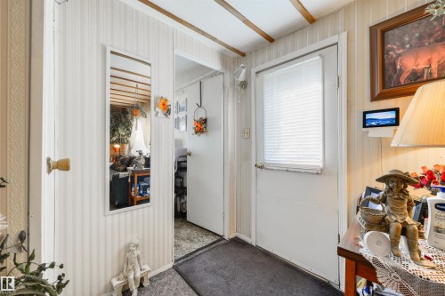 8 Keyhole Crescent, Edmonton, AB - Indoor Photo Showing Other Room