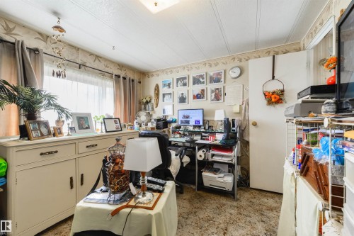 8 Keyhole Crescent, Edmonton, AB - Indoor
