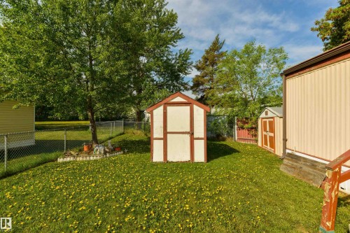 8 Keyhole Crescent, Edmonton, AB - Outdoor