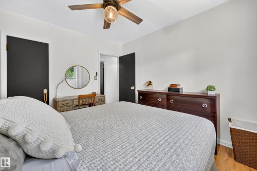 7530 80 Avenue Nw, Edmonton, AB - Indoor Photo Showing Bedroom