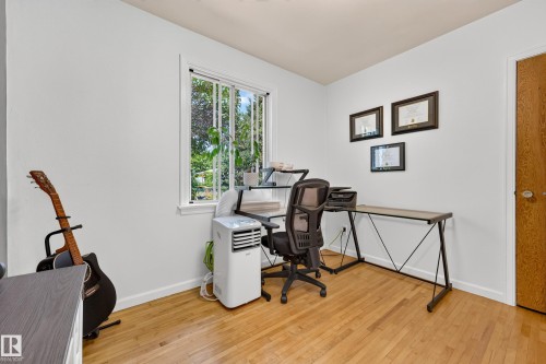 7530 80 Avenue Nw, Edmonton, AB - Indoor Photo Showing Office