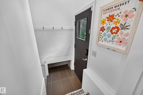 7530 80 Avenue Nw, Edmonton, AB - Indoor Photo Showing Other Room