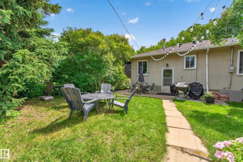 7530 80 Avenue Nw, Edmonton, AB - Outdoor