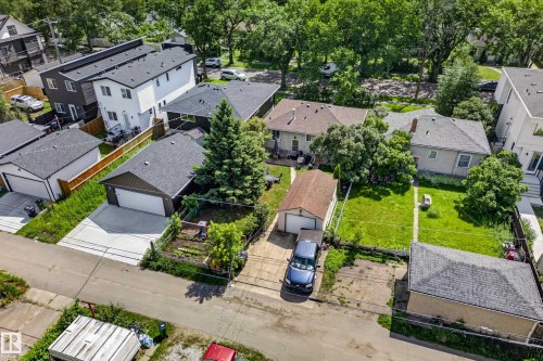 7530 80 Avenue Nw, Edmonton, AB - Outdoor