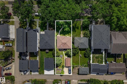 7530 80 Avenue Nw, Edmonton, AB - Outdoor