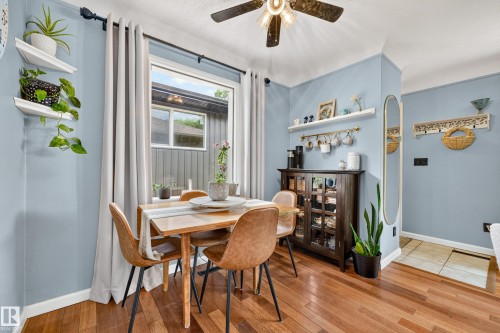 7530 80 Avenue Nw, Edmonton, AB - Indoor Photo Showing Dining Room