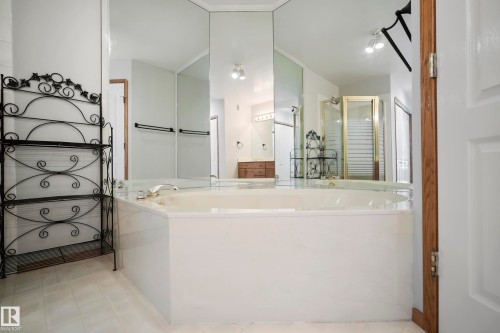 10014 97 Avenue Nw, Edmonton, AB - Indoor