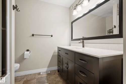 10014 97 Avenue Nw, Edmonton, AB - Indoor Photo Showing Bathroom