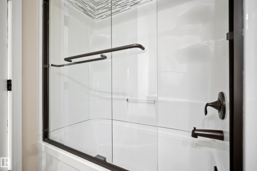 10014 97 Avenue Nw, Edmonton, AB - Indoor Photo Showing Bathroom