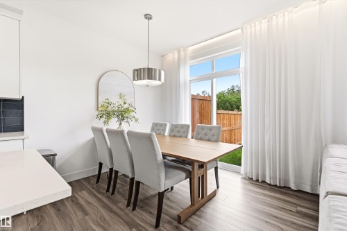 1323 Erker Crescent Nw, Edmonton, AB - Indoor Photo Showing Dining Room