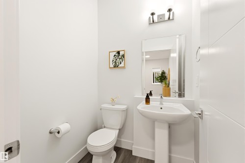 1323 Erker Crescent Nw, Edmonton, AB - Indoor Photo Showing Bathroom