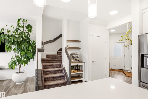 1323 Erker Crescent Nw, Edmonton, AB - Indoor Photo Showing Other Room